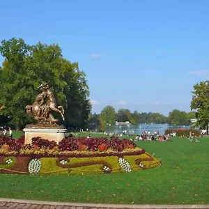 le-rhne-vos-pieds-bellecour-quelques-pas.hotels-rhonealpes.com/